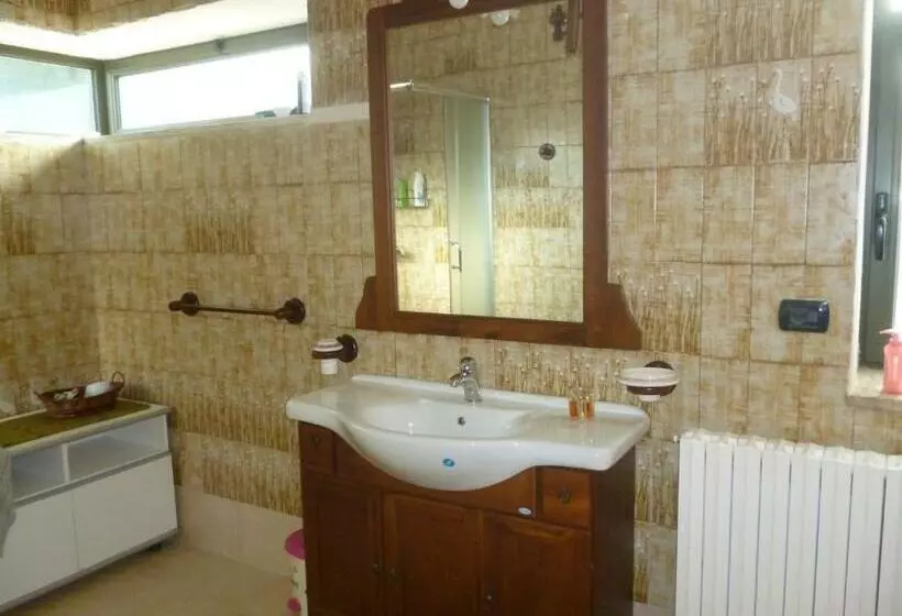 Aamiaismajoitus (B&B) La Zavirna