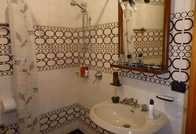 Aamiaismajoitus (B&B) La Zavirna