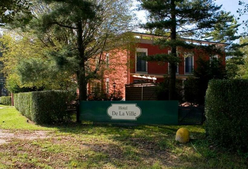 Hotel De La Ville