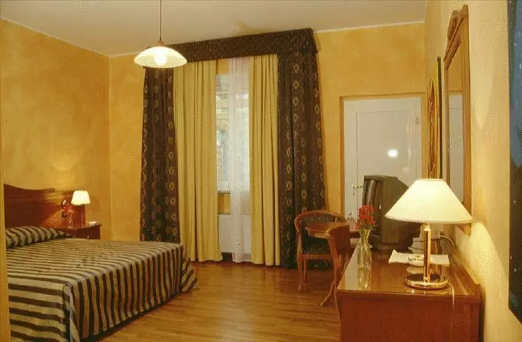 ホテル De La Ville