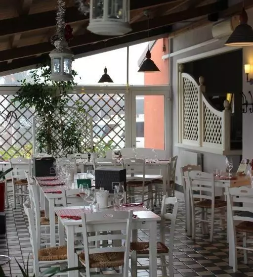 ホテル De La Ville