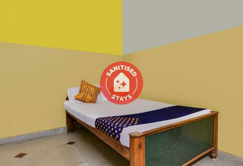 Hotelli Spot On 66834 Tanmay Lodge