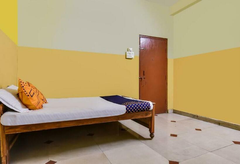 Hotelli Spot On 66834 Tanmay Lodge