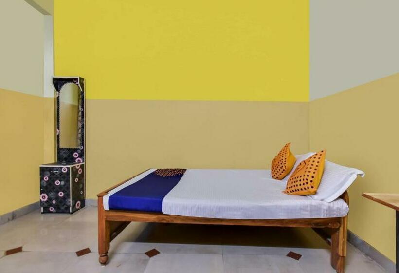 Hotelli Spot On 66834 Tanmay Lodge