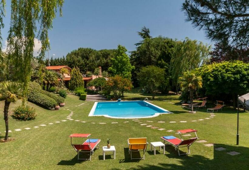 בית מלון כפרי Relais Villaggio Azzurro