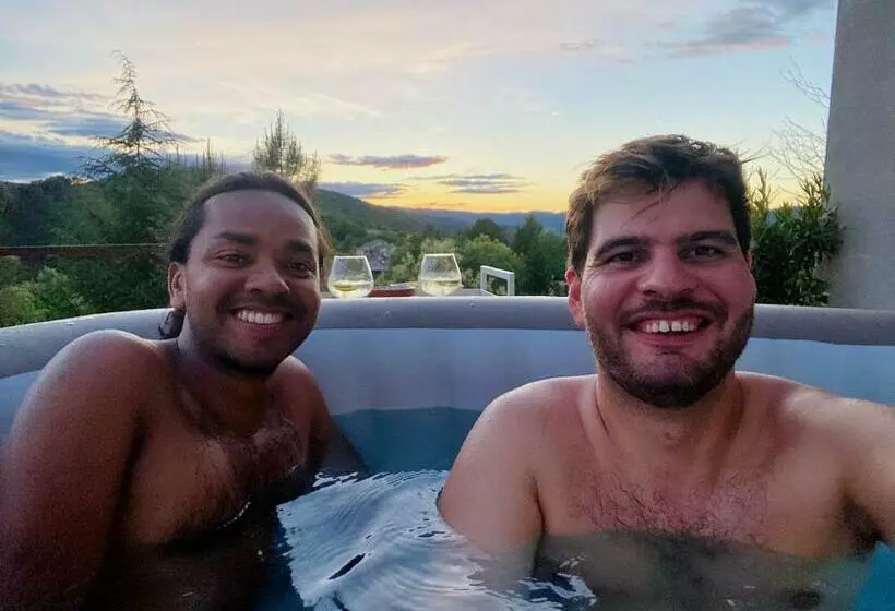 Bed and Breakfast Maison Lgbt Des Monts Bleus