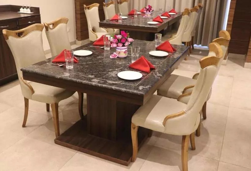 Hotelli Comfort Inn Lakhimpur