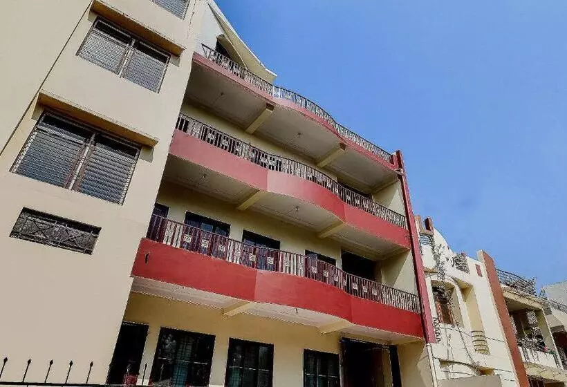 Hotelli Oyo 82027 Vijay Palace