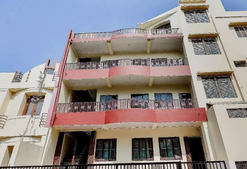 Hotelli Oyo 82027 Vijay Palace