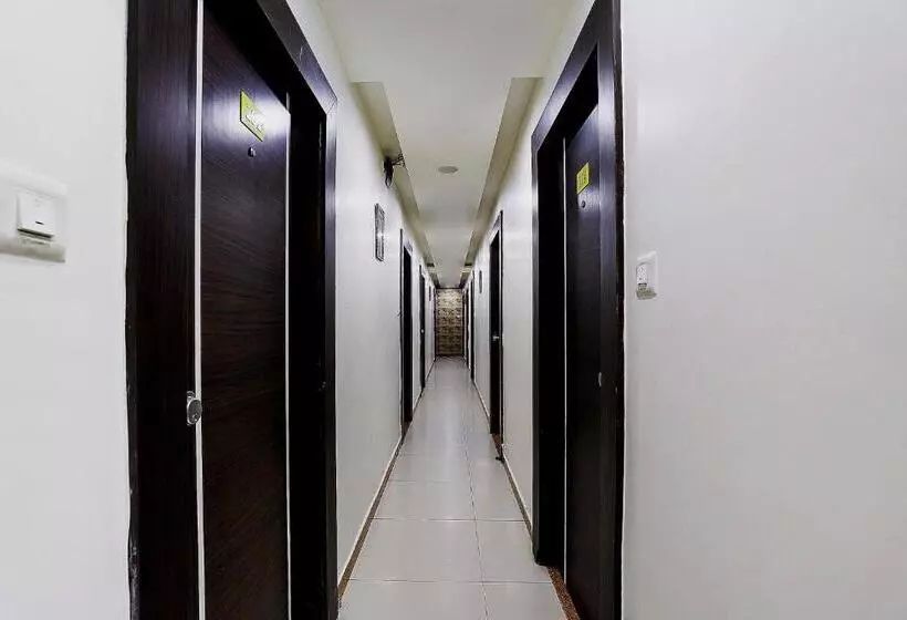 Hotelli Oyo 82027 Vijay Palace