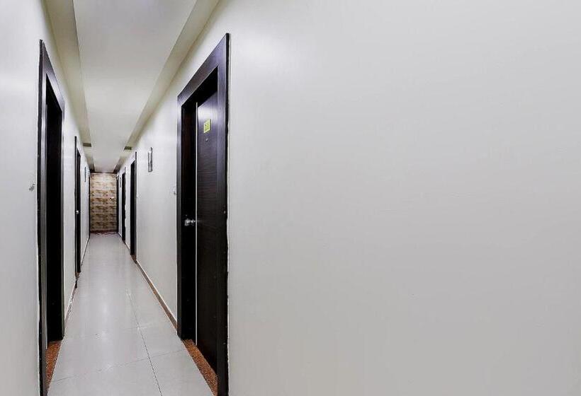 Hotelli Oyo 82027 Vijay Palace