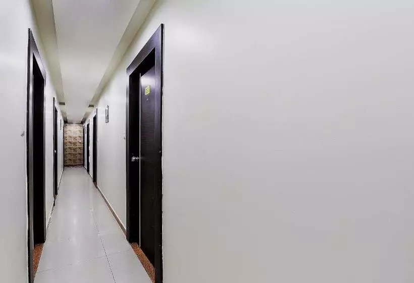 Hotelli Oyo 82027 Vijay Palace