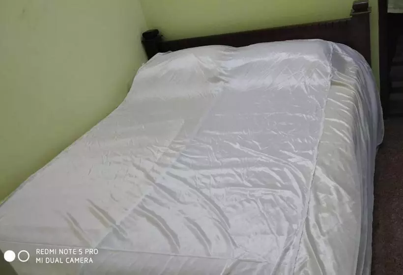 Hotelli Oyo 82027 Vijay Palace