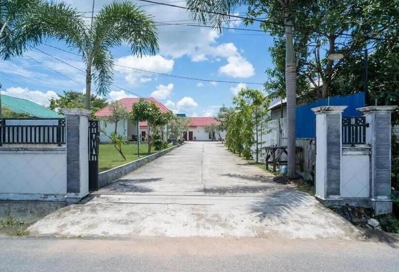 酒店 Reddoorz Syariah Near Syamsudin Noor Airport 4