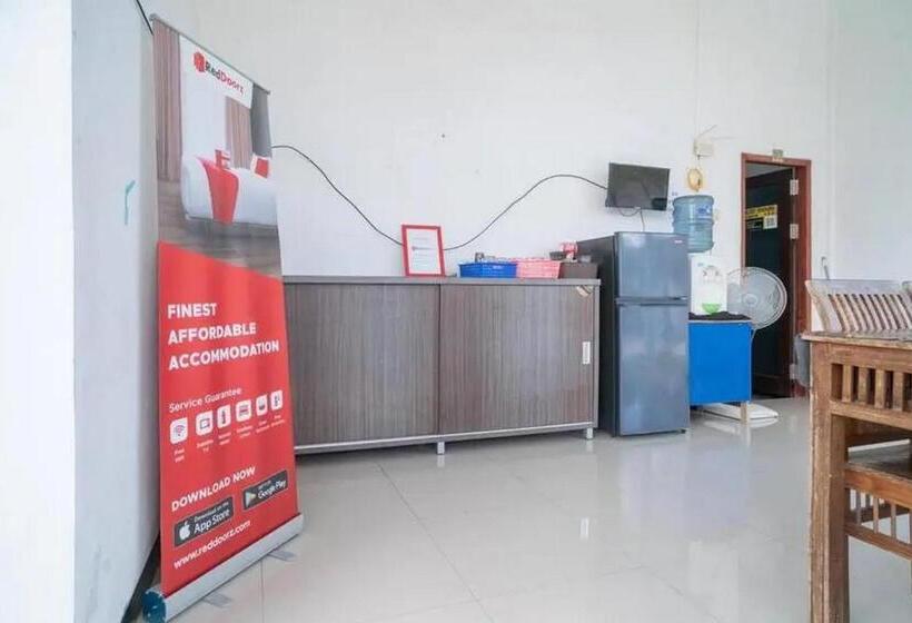 酒店 Reddoorz Syariah Near Syamsudin Noor Airport 4
