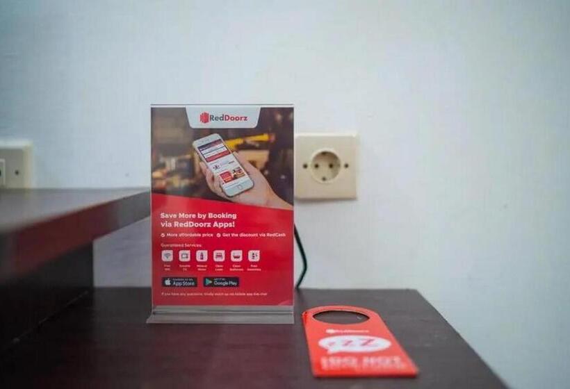 酒店 Reddoorz Syariah Near Syamsudin Noor Airport 4