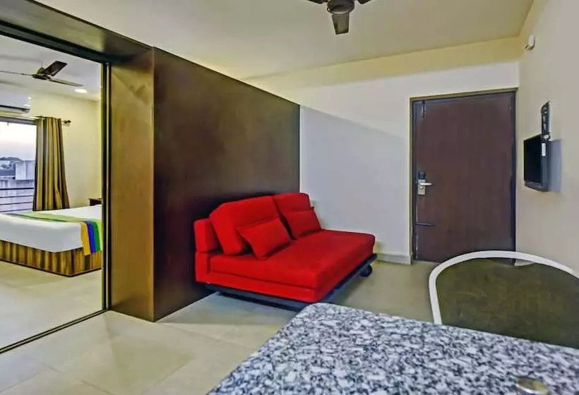 ホテル Treebo Kingsbury Fiesta Vellore