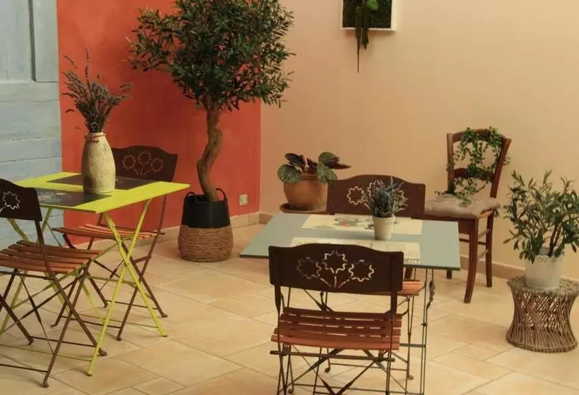 ベッドアンドブレックファースト La Villanelle Maison D Hôtes