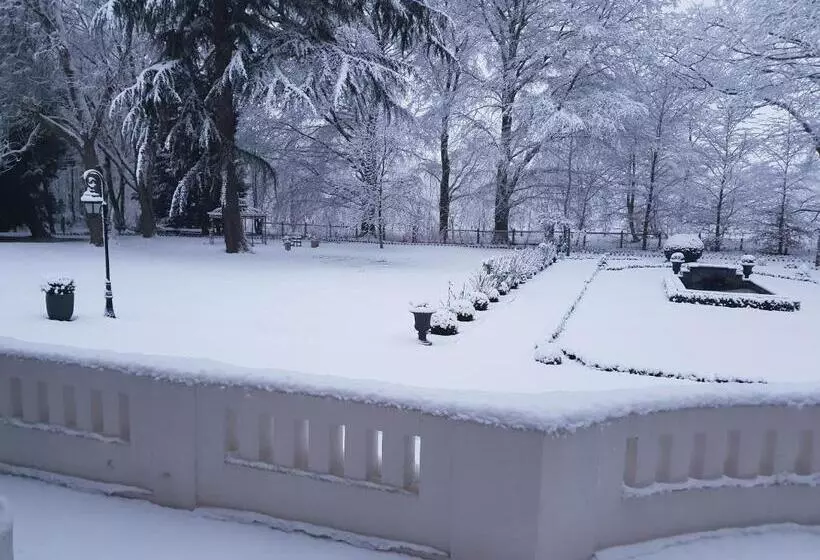 ベッドアンドブレックファースト Le Chateau De Fresnoy En Gohelle