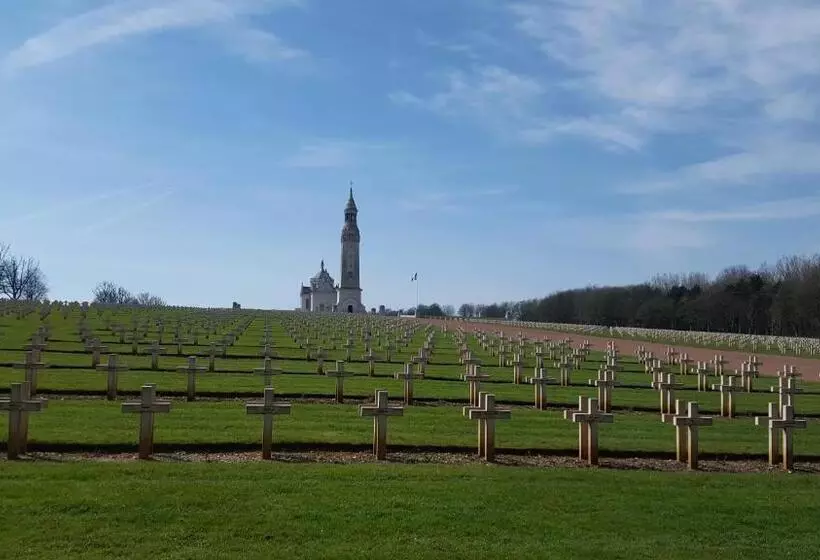 ベッドアンドブレックファースト Le Chateau De Fresnoy En Gohelle