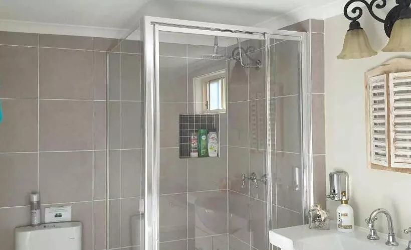 Churchill S B&b Twin Spa Getaway Studio