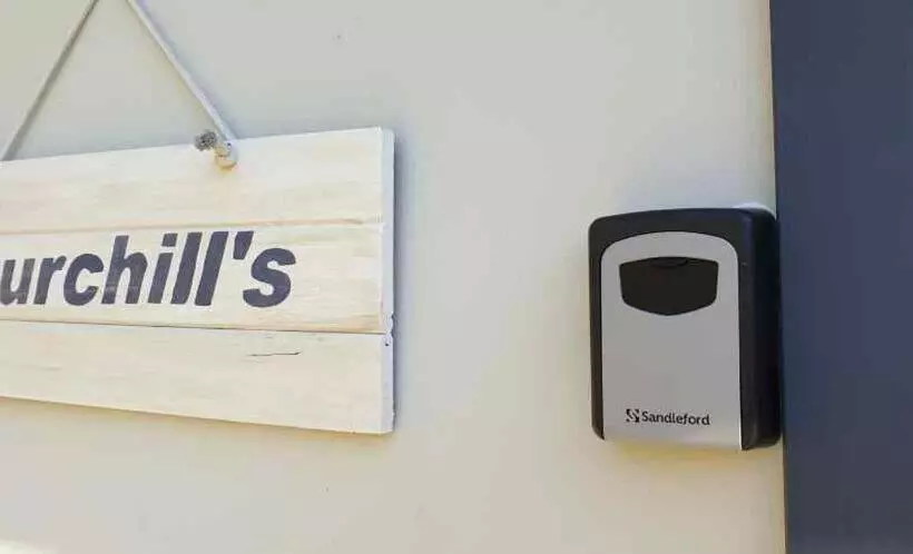 Churchill S B&b Twin Spa Getaway Studio