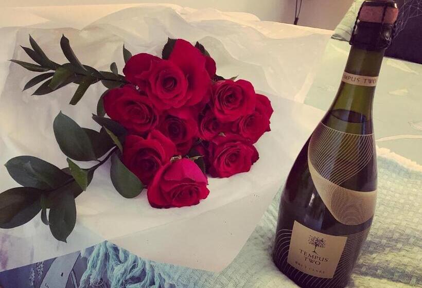 Churchill S B&b Twin Spa Getaway Studio