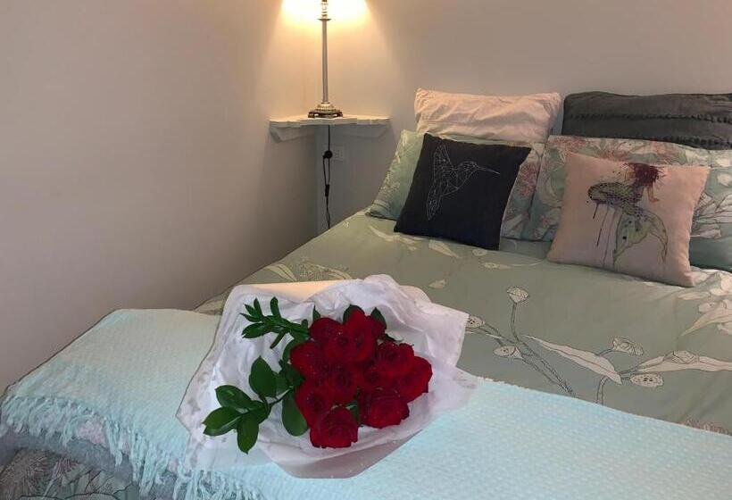 Churchill S B&b Twin Spa Getaway Studio