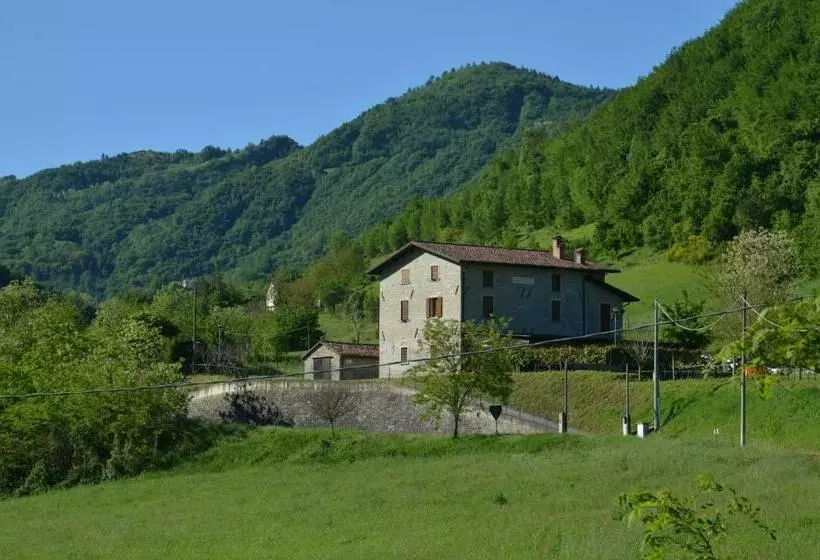 Hotelli Agriturismo Campo Rosso
