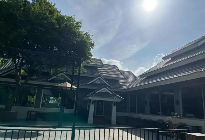 Eastpana Hotel 304 Prachinburi