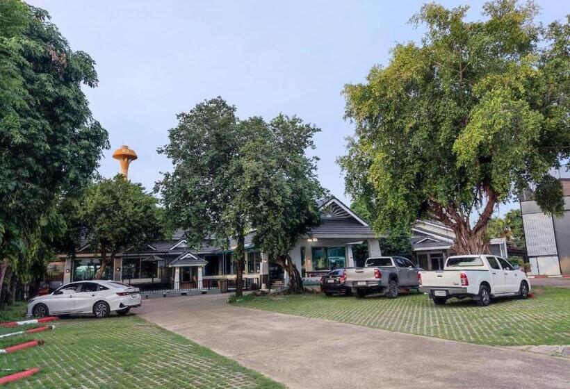 Eastpana Hotel 304 Prachinburi