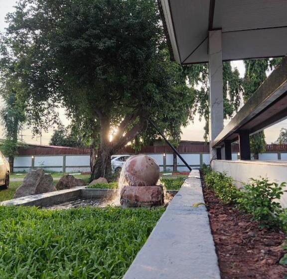 Eastpana Hotel 304 Prachinburi