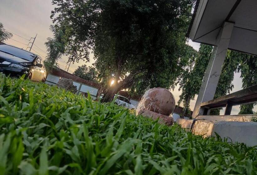 Eastpana Hotel 304 Prachinburi