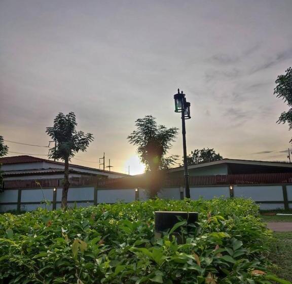 Eastpana Hotel 304 Prachinburi