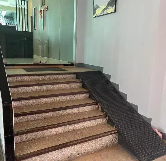 Eastpana Hotel 304 Prachinburi