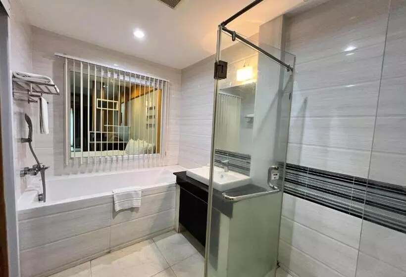 Eastpana Hotel 304 Prachinburi