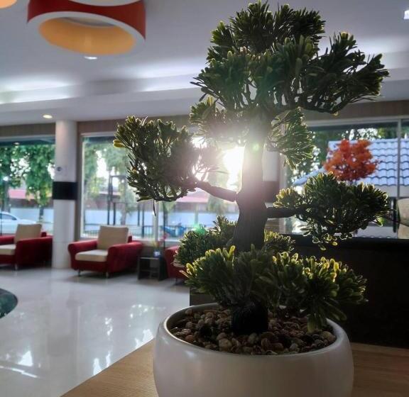 Eastpana Hotel 304 Prachinburi