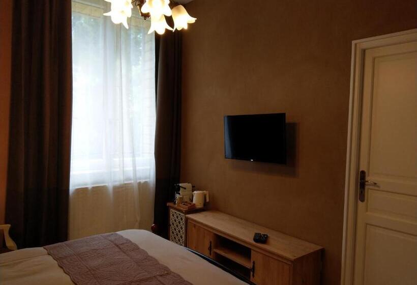 بنسيون Les Chambres D'hôtes De La Frissonnette