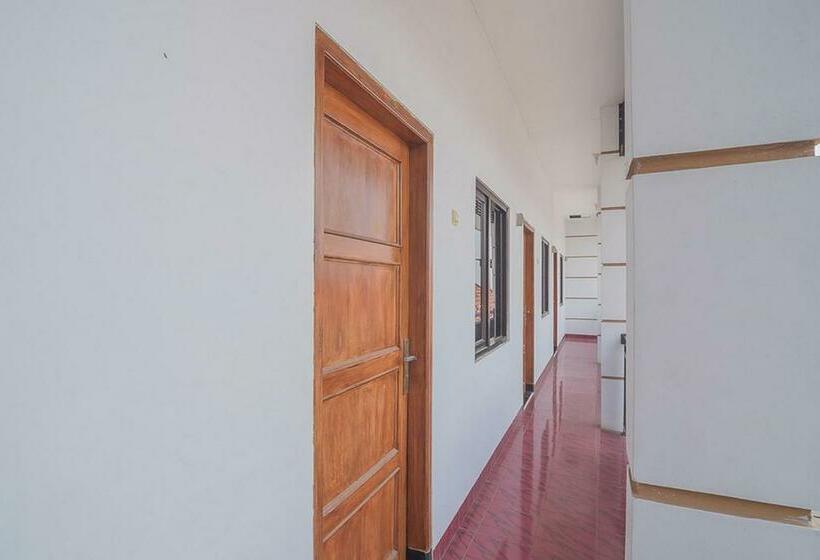 Pansiyon Reddoorz Plus Near Rsud Majalengka