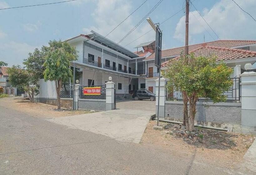 Pansiyon Reddoorz Plus Near Rsud Majalengka