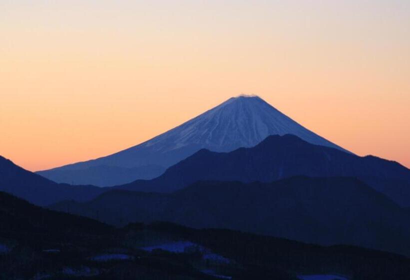 אתר נופש Yatsugatake Grace