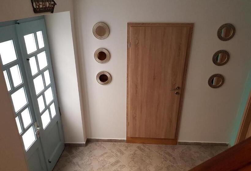 پانسیون Piraneska