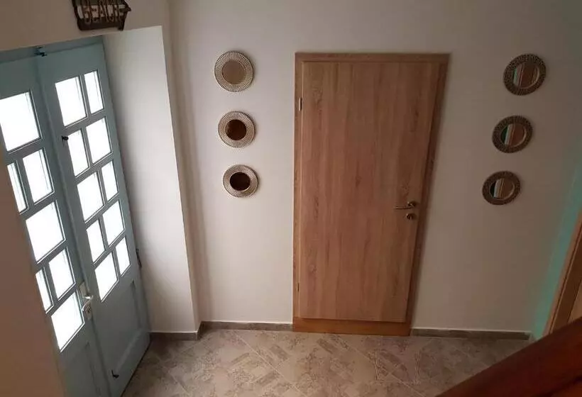 پانسیون Piraneska