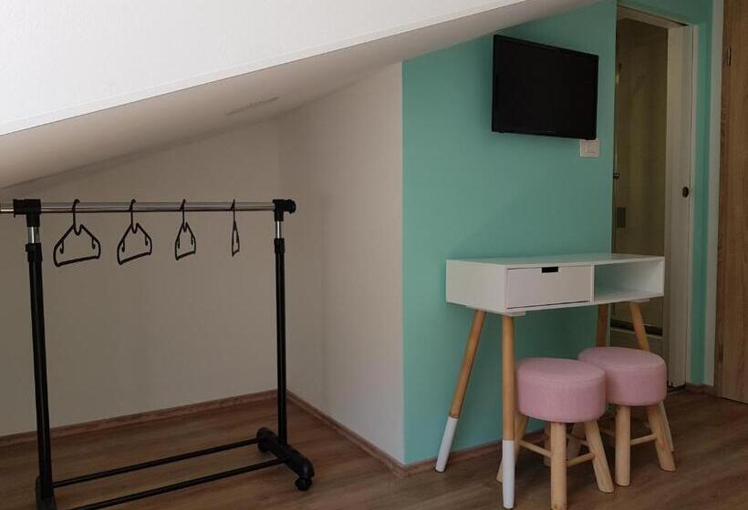 پانسیون Piraneska