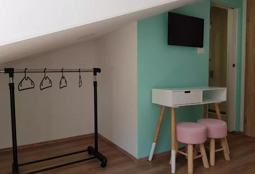 پانسیون Piraneska