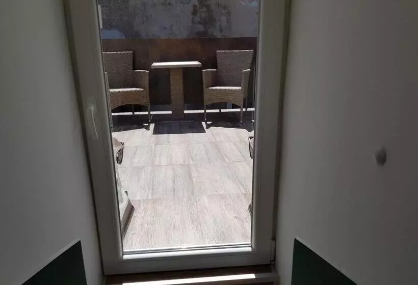 پانسیون Piraneska