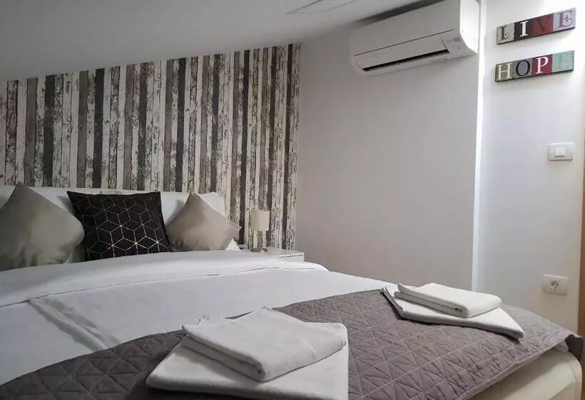 پانسیون Piraneska