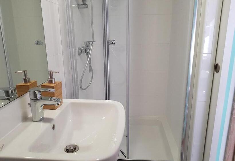 پانسیون Piraneska