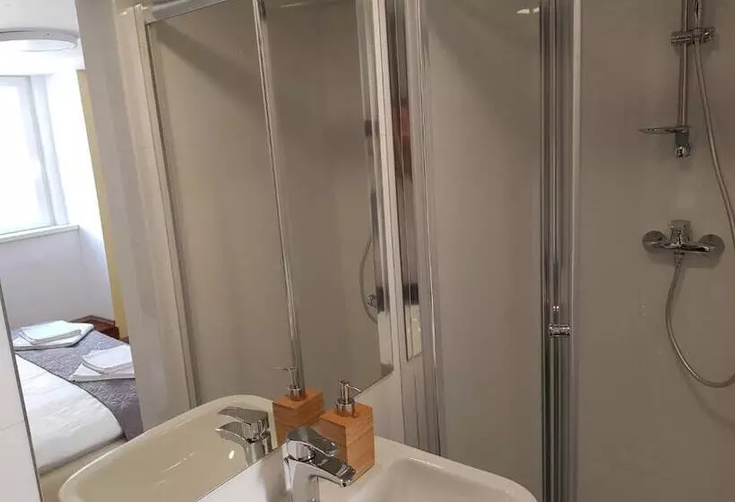 پانسیون Piraneska