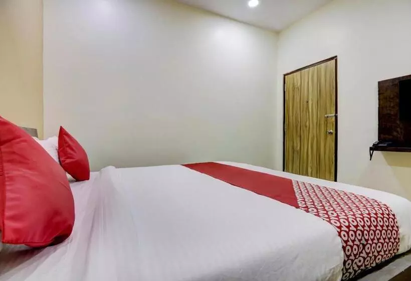 Vaccinated Staff - Oyo 61709 Hotel Gd Palace